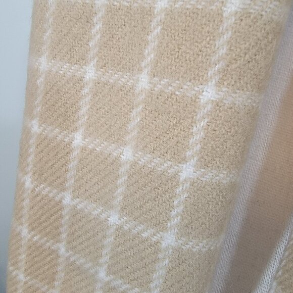 Jason Maxwell Scarf Women’s‎ Unisex 100% Acrylic Light Beige and White Vintage - Picture 2 of 3